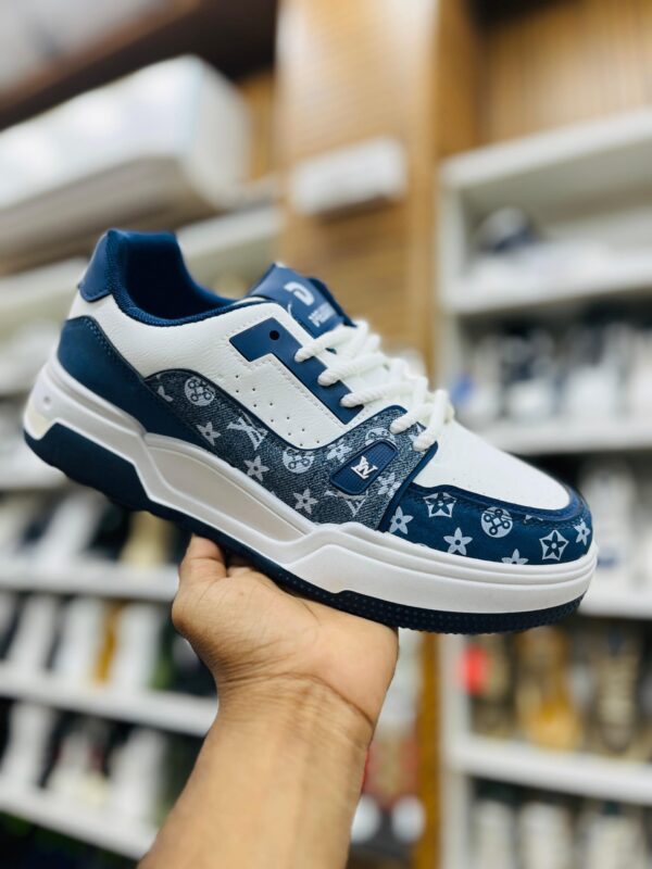 IMPORTED HIGH QUALITY SHOES WITH CREASE PROTECTOR INSIDE HIGH QUALITY AND COMFORT GUARANTEE FOR MENS AND WOMENS ( BA)