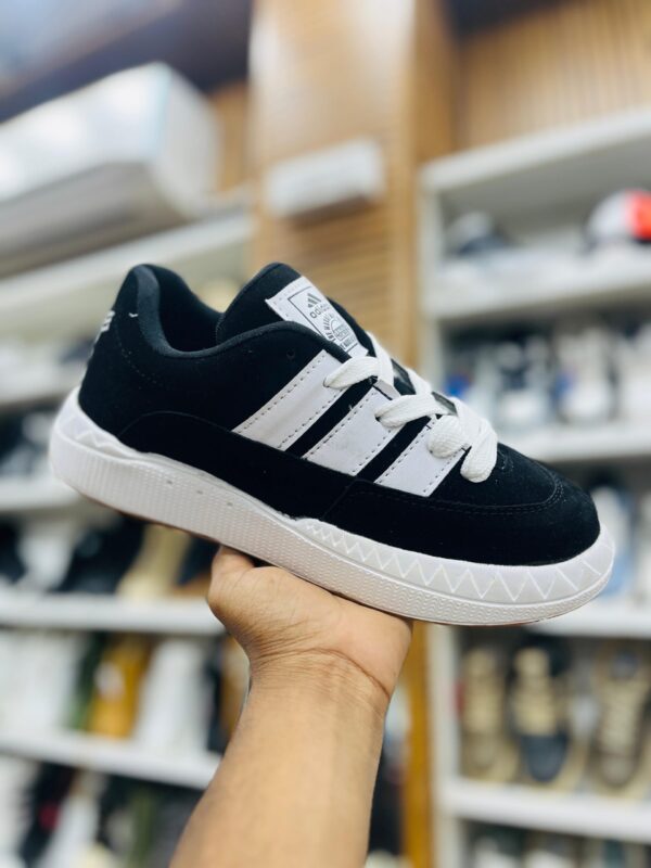 IMPORTED HIGH QUALITY SHOES WITH CREASE PROTECTOR INSIDE HIGH QUALITY AND COMFORT GUARANTEE FOR MENS AND WOMENS ( BA)