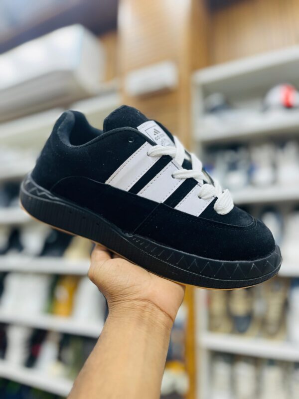 IMPORTED HIGH QUALITY SHOES WITH CREASE PROTECTOR INSIDE HIGH QUALITY AND COMFORT GUARANTEE FOR MENS AND WOMENS ( BA)