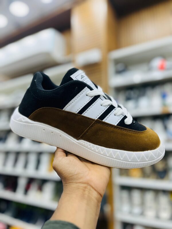 IMPORTED HIGH QUALITY SHOES WITH CREASE PROTECTOR INSIDE HIGH QUALITY AND COMFORT GUARANTEE FOR MENS AND WOMENS ( BA)