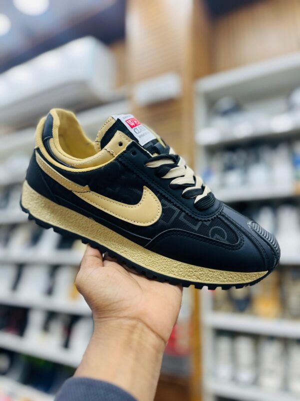 IMPORTED HIGH QUALITY SHOES WITH CREASE PROTECTOR INSIDE HIGH QUALITY AND COMFORT GUARANTEE FOR MENS AND WOMENS ( BA)