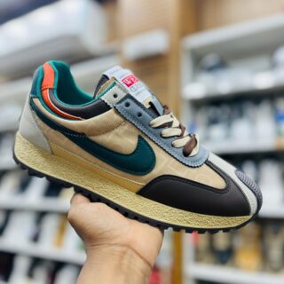 IMPORTED HIGH QUALITY SHOES WITH CREASE PROTECTOR INSIDE HIGH QUALITY AND COMFORT GUARANTEE FOR MENS AND WOMENS ( BA)