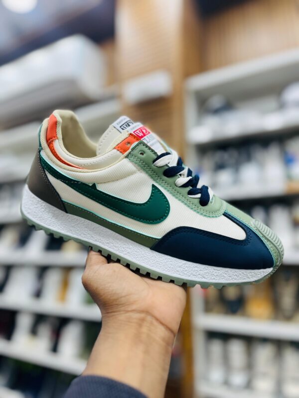 IMPORTED HIGH QUALITY SHOES WITH CREASE PROTECTOR INSIDE HIGH QUALITY AND COMFORT GUARANTEE FOR MENS AND WOMENS ( BA)