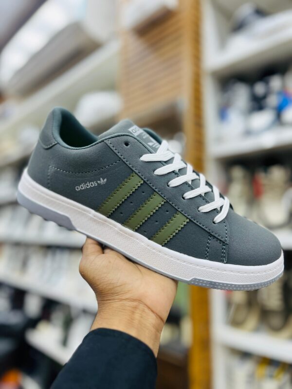 IMPORTED HIGH QUALITY SHOES WITH CREASE PROTECTOR INSIDE HIGH QUALITY AND COMFORT GUARANTEE FOR MENS AND WOMENS ( BA)