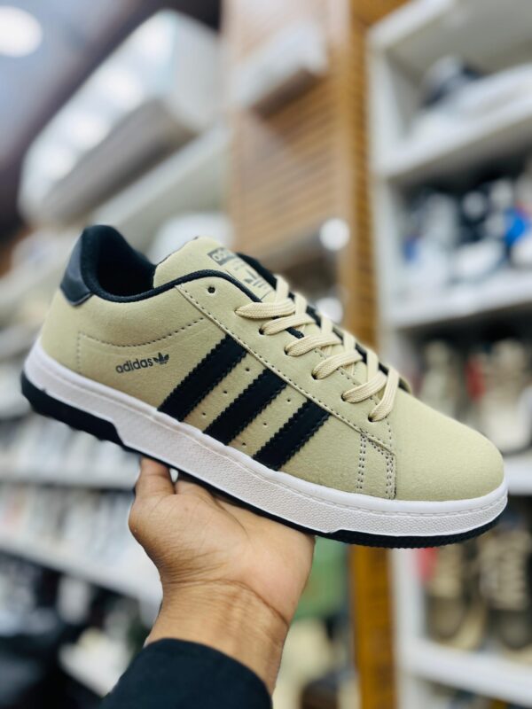 IMPORTED HIGH QUALITY SHOES WITH CREASE PROTECTOR INSIDE HIGH QUALITY AND COMFORT GUARANTEE FOR MENS AND WOMENS ( BA)
