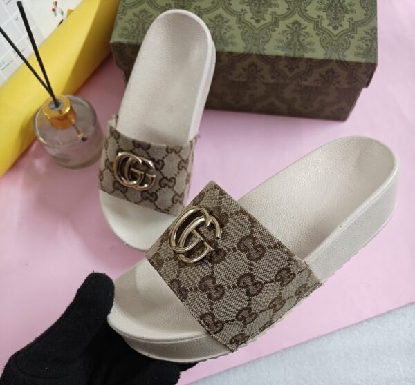 IMPORTED HIGH QUALITY SHOES WITH CREASE PROTECTOR INSIDE HIGH QUALITY AND COMFORT GUARANTEE FOR MENS AND WOMENS ( BA)