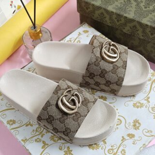 IMPORTED HIGH QUALITY SHOES WITH CREASE PROTECTOR INSIDE HIGH QUALITY AND COMFORT GUARANTEE FOR MENS AND WOMENS ( BA)