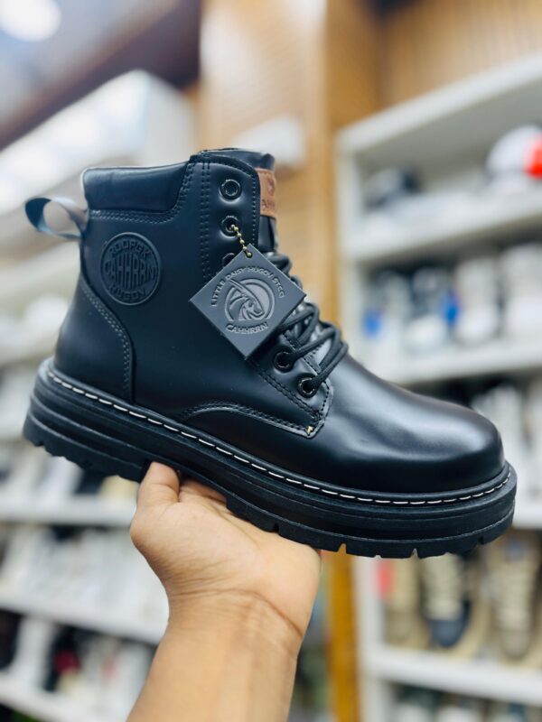 IMPORTED HIGH QUALITY SHOES WITH CREASE PROTECTOR INSIDE HIGH QUALITY AND COMFORT GUARANTEE FOR MENS AND WOMENS ( BA)
