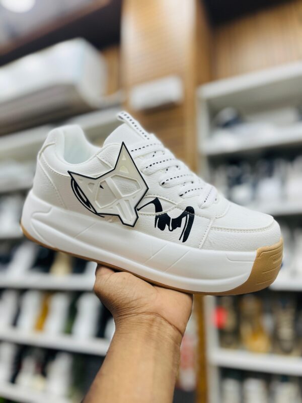 IMPORTED HIGH QUALITY SHOES WITH CREASE PROTECTOR INSIDE HIGH QUALITY AND COMFORT GUARANTEE FOR MENS AND WOMENS ( BA)