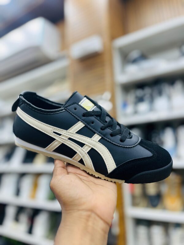 IMPORTED HIGH QUALITY SHOES WITH CREASE PROTECTOR INSIDE HIGH QUALITY AND COMFORT GUARANTEE FOR MENS AND WOMENS ( BA)