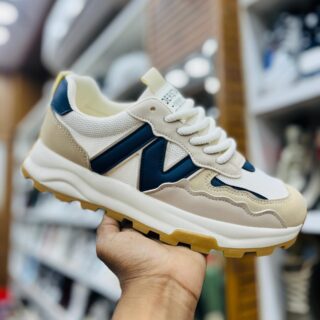 IMPORTED HIGH QUALITY SHOES WITH CREASE PROTECTOR INSIDE HIGH QUALITY AND COMFORT GUARANTEE FOR MENS AND WOMENS ( BA)