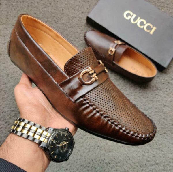 IMPORTED HIGH QUALITY SHOES WITH CREASE PROTECTOR INSIDE HIGH QUALITY AND COMFORT GUARANTEE FOR MENS AND WOMENS ( BA)