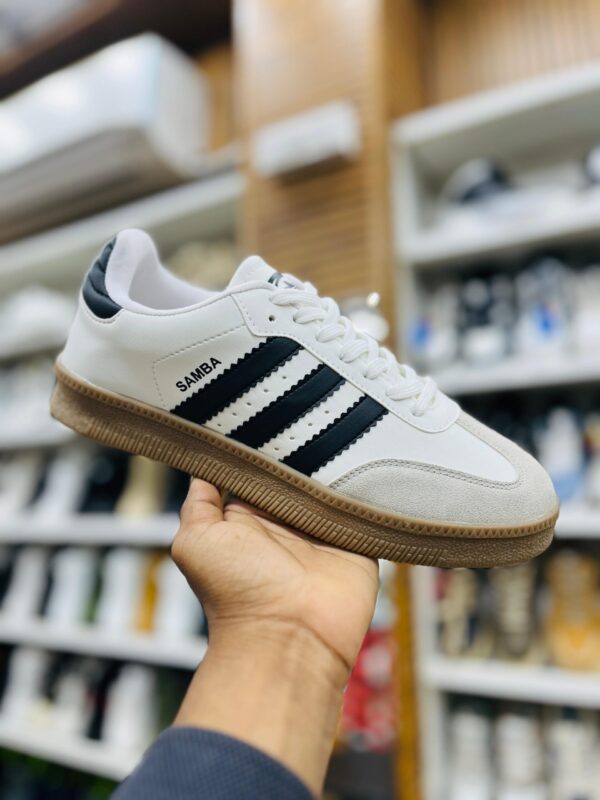 IMPORTED HIGH QUALITY SHOES WITH CREASE PROTECTOR INSIDE HIGH QUALITY AND COMFORT GUARANTEE FOR MENS AND WOMENS ( BA)