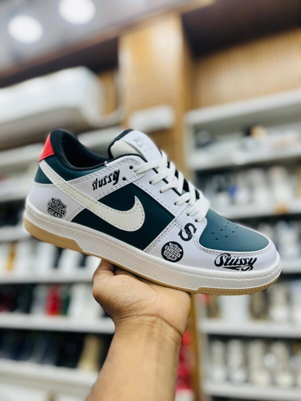 IMPORTED HIGH QUALITY SHOES WITH CREASE PROTECTOR INSIDE HIGH QUALITY AND COMFORT GUARANTEE FOR MENS AND WOMENS ( BA)