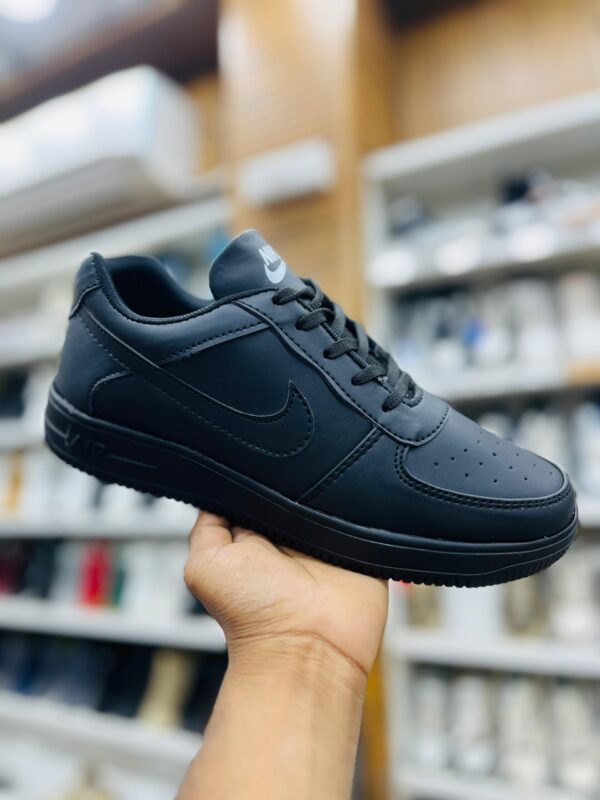 IMPORTED HIGH QUALITY SHOES WITH CREASE PROTECTOR INSIDE HIGH QUALITY AND COMFORT GUARANTEE FOR MENS AND WOMENS ( BA)