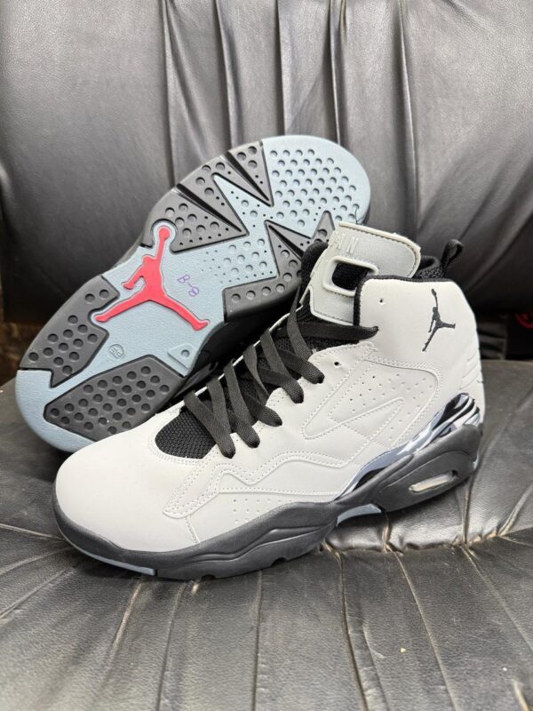 IMPORTED HIGH QUALITY SHOES WITH CREASE PROTECTOR INSIDE HIGH QUALITY AND COMFORT GUARANTEE FOR MENS AND WOMENS ( BA)
