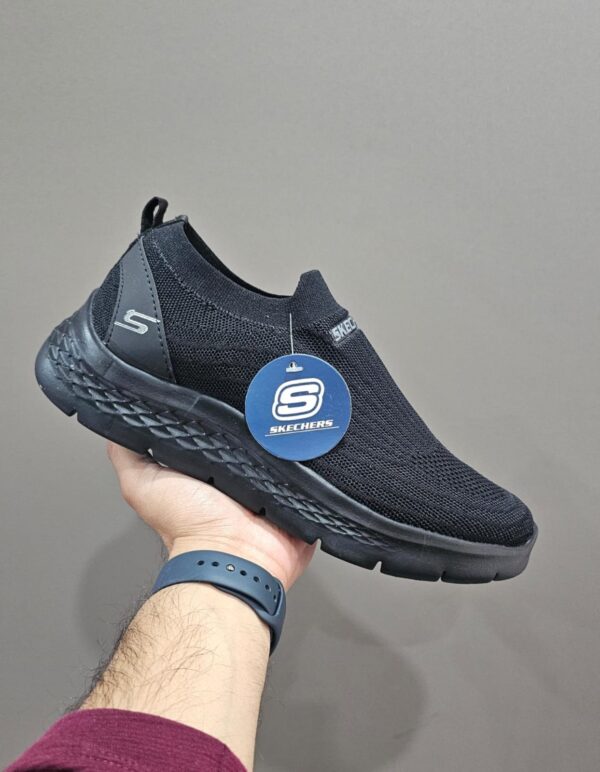 IMPORTED HIGH QUALITY SHOES WITH CREASE PROTECTOR INSIDE HIGH QUALITY AND COMFORT GUARANTEE FOR MENS AND WOMENS ( BA)