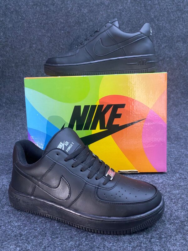 IMPORTED HIGH QUALITY SHOES WITH CREASE PROTECTOR INSIDE HIGH QUALITY AND COMFORT GUARANTEE FOR MENS AND WOMENS ( BA)