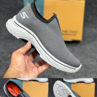 IMPORTED HIGH QUALITY SHOES WITH CREASE PROTECTOR INSIDE HIGH QUALITY AND COMFORT GUARANTEE FOR MENS AND WOMENS ( BA)