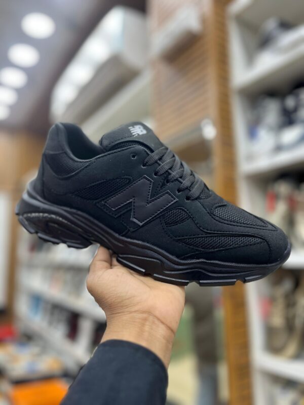 IMPORTED HIGH QUALITY SHOES WITH CREASE PROTECTOR INSIDE HIGH QUALITY AND COMFORT GUARANTEE FOR MENS AND WOMENS ( BA)
