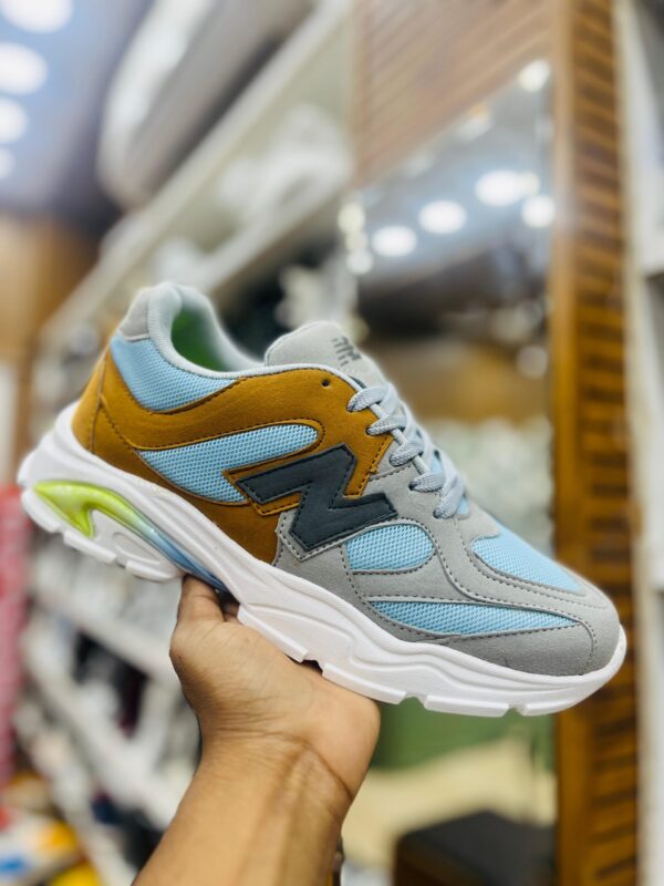 IMPORTED HIGH QUALITY SHOES WITH CREASE PROTECTOR INSIDE HIGH QUALITY AND COMFORT GUARANTEE FOR MENS AND WOMENS ( BA)