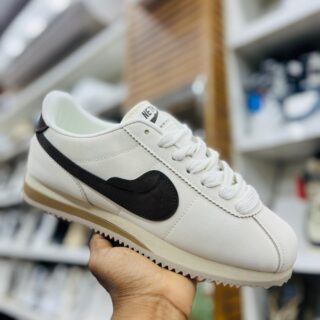 IMPORTED HIGH QUALITY SHOES WITH CREASE PROTECTOR INSIDE HIGH QUALITY AND COMFORT GUARANTEE FOR MENS AND WOMENS ( BA)