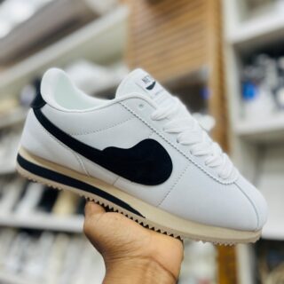 IMPORTED HIGH QUALITY SHOES WITH CREASE PROTECTOR INSIDE HIGH QUALITY AND COMFORT GUARANTEE FOR MENS AND WOMENS ( BA)