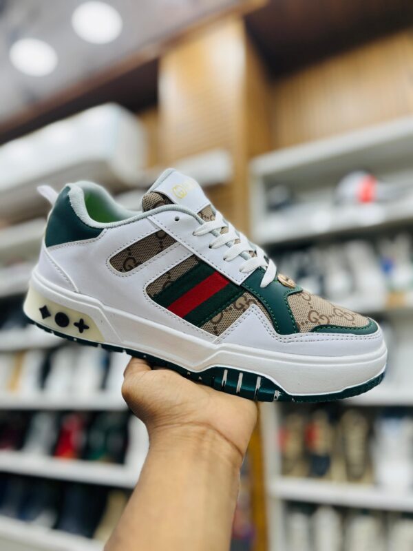 IMPORTED HIGH QUALITY SHOES WITH CREASE PROTECTOR INSIDE HIGH QUALITY AND COMFORT GUARANTEE FOR MENS AND WOMENS ( BA)