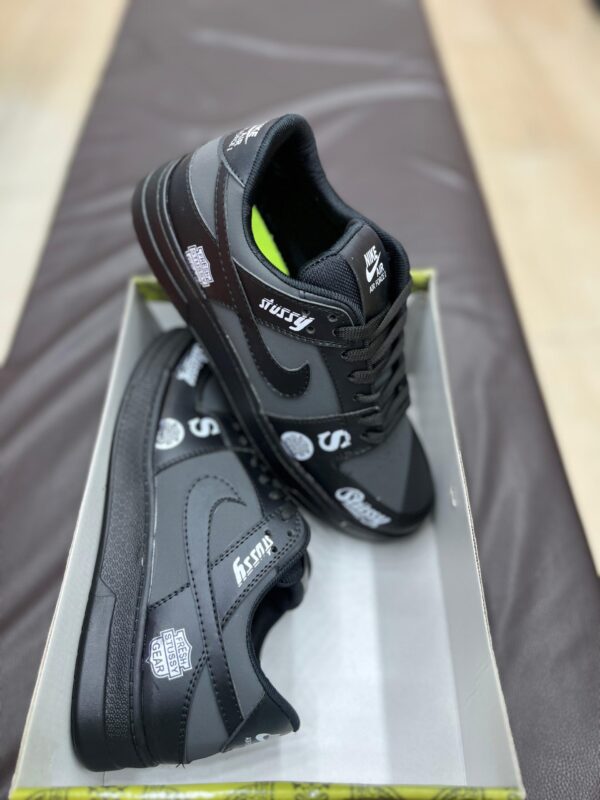 IMPORTED HIGH QUALITY SHOES WITH CREASE PROTECTOR INSIDE HIGH QUALITY AND COMFORT GUARANTEE FOR MENS AND WOMENS ( BA)