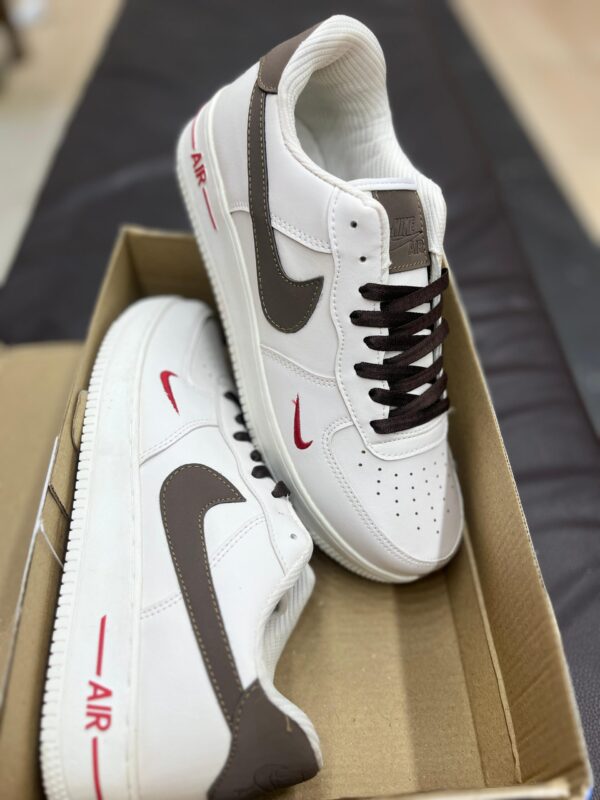 IMPORTED HIGH QUALITY SHOES WITH CREASE PROTECTOR INSIDE HIGH QUALITY AND COMFORT GUARANTEE FOR MENS AND WOMENS ( BA)
