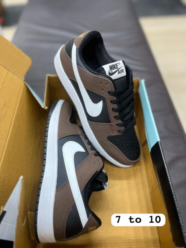 IMPORTED HIGH QUALITY SHOES WITH CREASE PROTECTOR INSIDE HIGH QUALITY AND COMFORT GUARANTEE FOR MENS AND WOMENS ( BA)