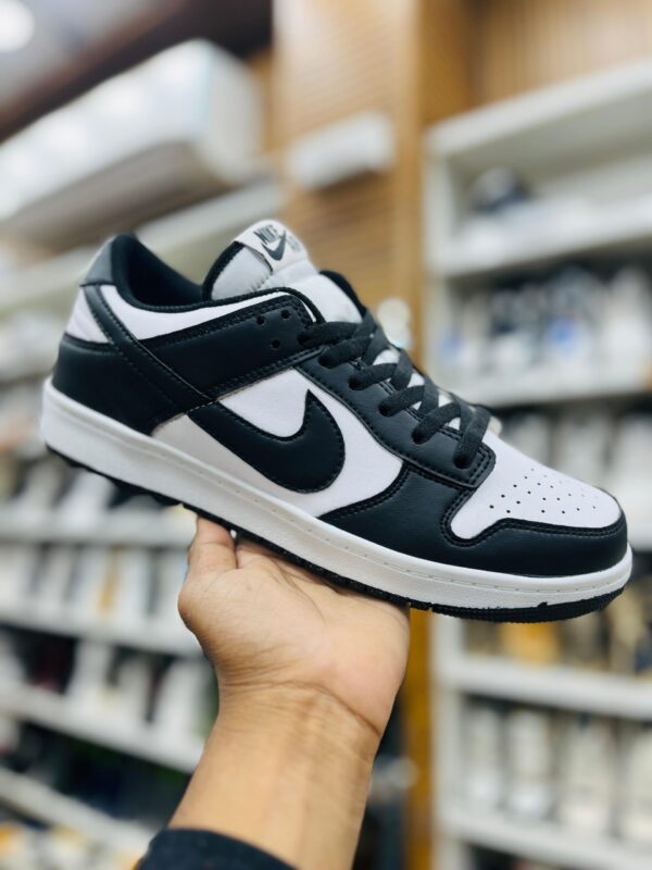 IMPORTED HIGH QUALITY SHOES WITH CREASE PROTECTOR INSIDE HIGH QUALITY AND COMFORT GUARANTEE FOR MENS AND WOMENS ( BA)