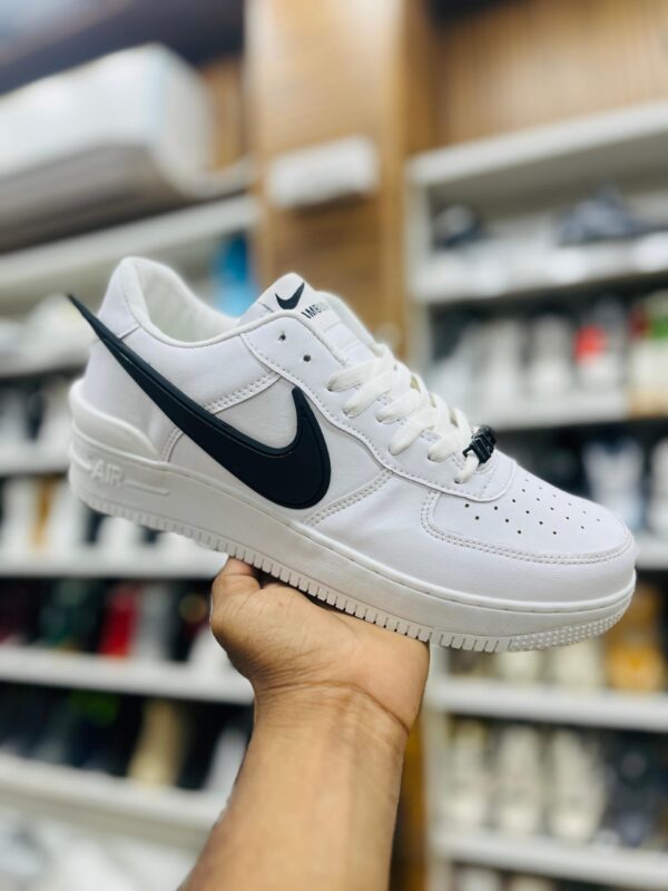 IMPORTED HIGH QUALITY SHOES WITH CREASE PROTECTOR INSIDE HIGH QUALITY AND COMFORT GUARANTEE FOR MENS AND WOMENS ( BA)