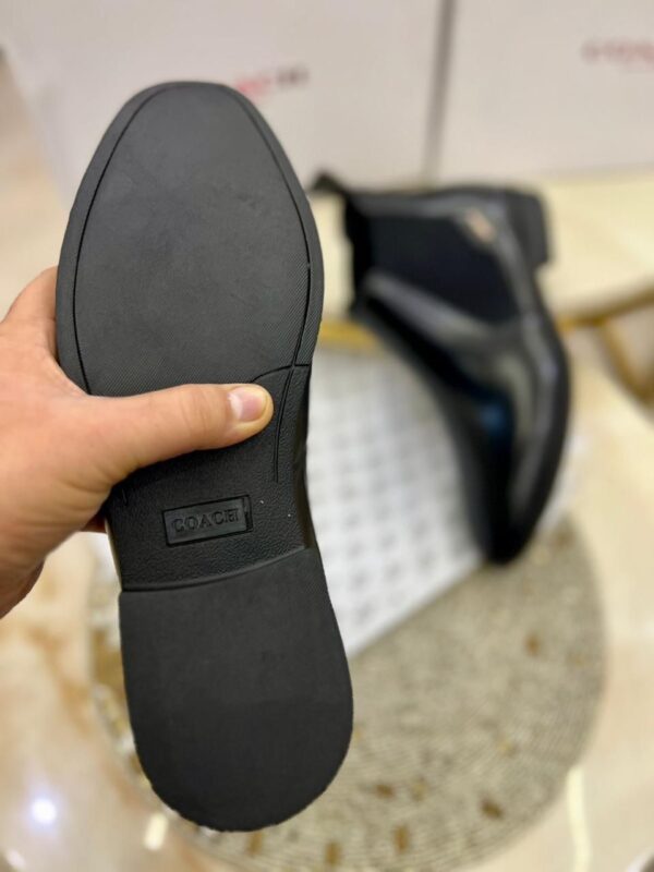 IMPORTED HIGH QUALITY SHOES WITH CREASE PROTECTOR INSIDE HIGH QUALITY AND COMFORT GUARANTEE FOR MENS AND WOMENS ( BA)