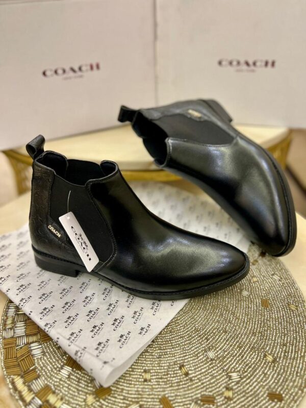 IMPORTED HIGH QUALITY SHOES WITH CREASE PROTECTOR INSIDE HIGH QUALITY AND COMFORT GUARANTEE FOR MENS AND WOMENS ( BA)