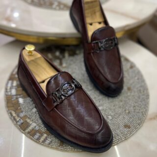 IMPORTED HIGH QUALITY SHOES WITH CREASE PROTECTOR INSIDE HIGH QUALITY AND COMFORT GUARANTEE FOR MENS AND WOMENS ( BA)
