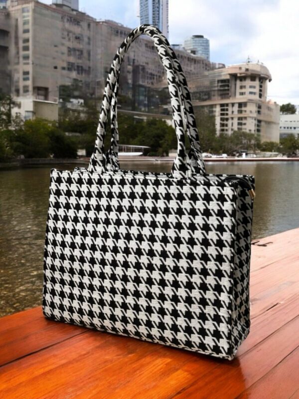 IMPORTED WOMENS PURE LEATHER HIGH QUALITY HANDBAGS FOR ALL STYLES