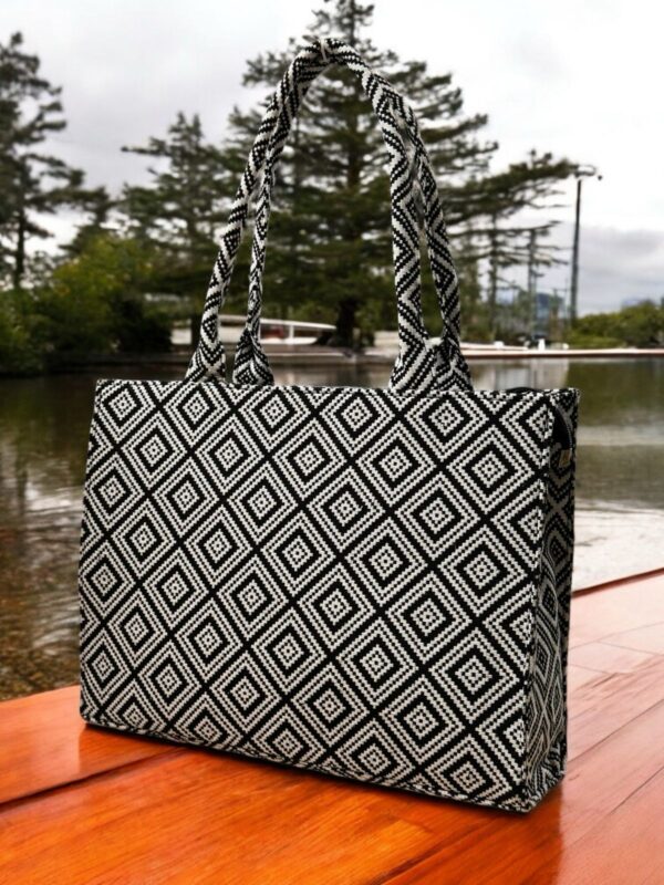IMPORTED WOMENS PURE LEATHER HIGH QUALITY HANDBAGS FOR ALL STYLES