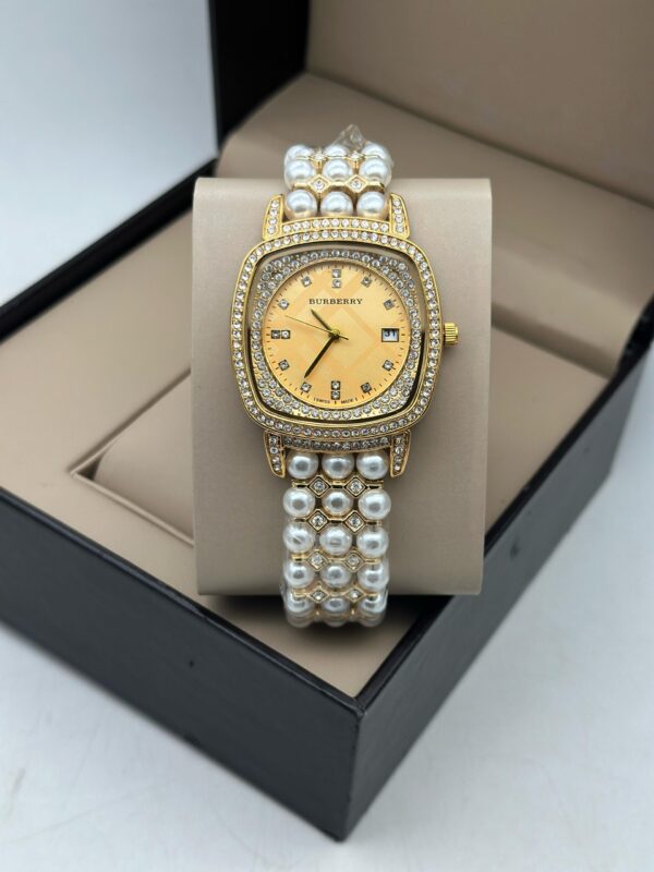 BURBERRY WOMENS WATCH CRYSTAL AND ROYAL LOOK WOMENS MADE