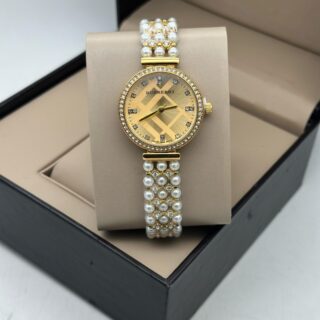 BURBERRY WOMENS WATCH CRYSTAL AND ROYAL LOOK WOMENS MADE