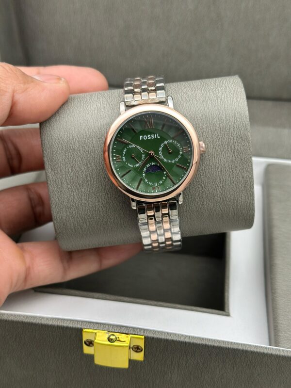 FOSSIL WOMENS PREMIUM WATCH ESPECIALLY CRAFTED FROM EVERYONE ALL TIME USE