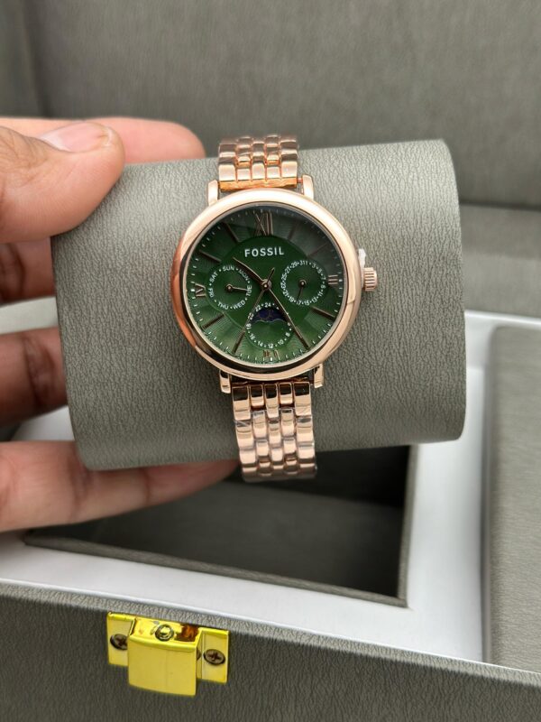 FOSSIL WOMENS PREMIUM WATCH ESPECIALLY CRAFTED FROM EVERYONE ALL TIME USE