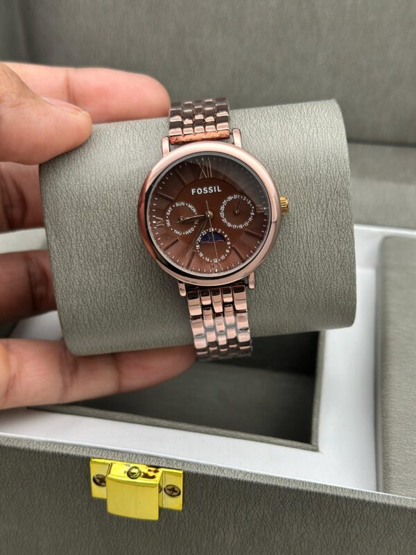 FOSSIL WOMENS PREMIUM WATCH ESPECIALLY CRAFTED FROM EVERYONE ALL TIME USE