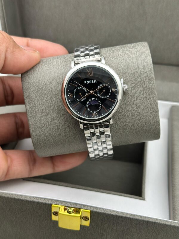 FOSSIL WOMENS PREMIUM WATCH ESPECIALLY CRAFTED FROM EVERYONE ALL TIME USE