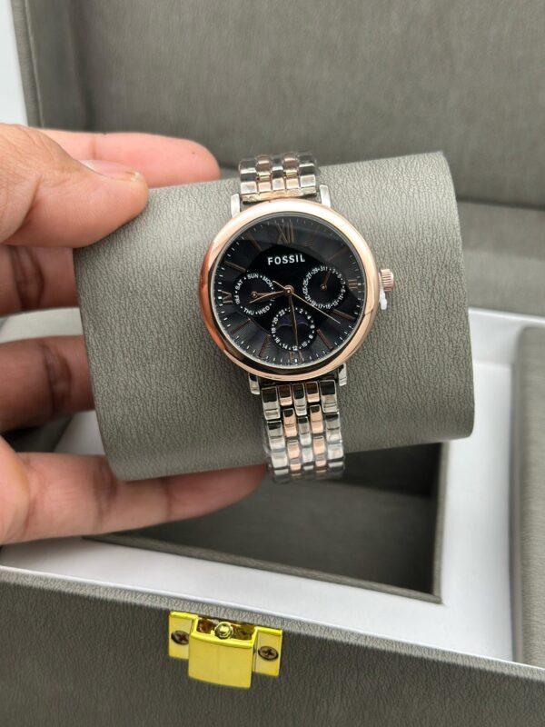 FOSSIL WOMENS PREMIUM WATCH ESPECIALLY CRAFTED FROM EVERYONE ALL TIME USE
