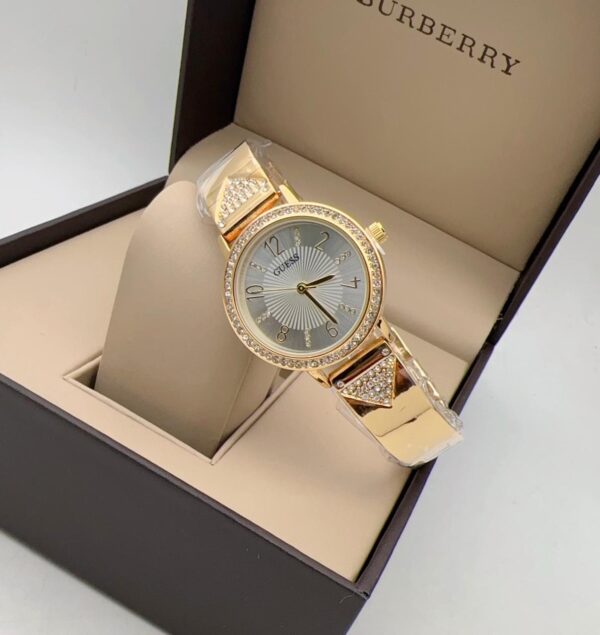 GUESS STAINLESS STEEL PLAIN NO DESIGNED WOMENS PREMIUM WATCH
