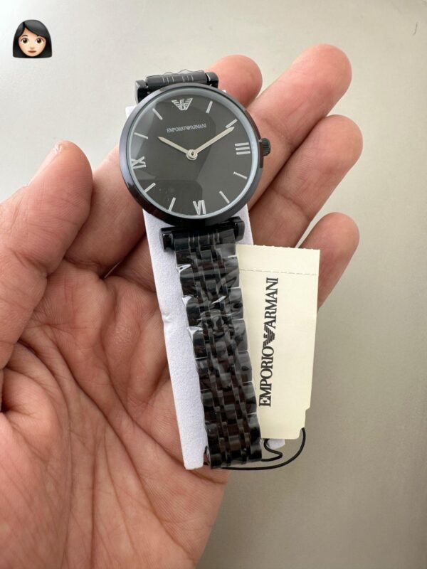 EMPORIO ARMANI WOMENS PREMIUM WEIGHT LESS WATCH FOR ALL TIME USE STAINLESS STEEL