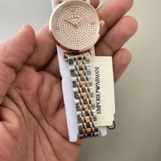 EMPORIO ARMANI WOMENS PREMIUM WEIGHT LESS WATCH FOR ALL TIME USE STAINLESS STEEL