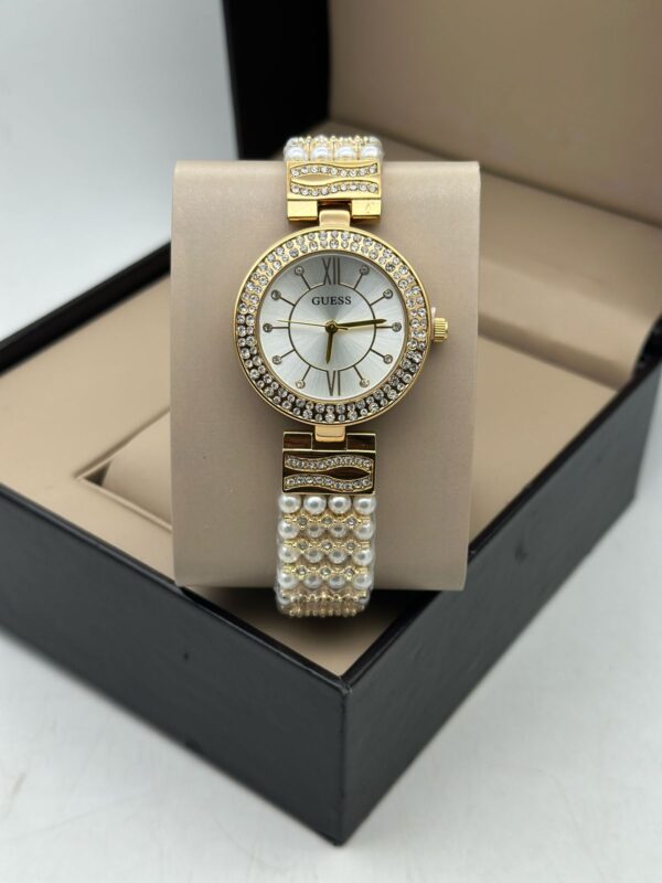 GUESS STAINLESS STEEL PLAIN NO DESIGNED WOMENS PREMIUM WATCH
