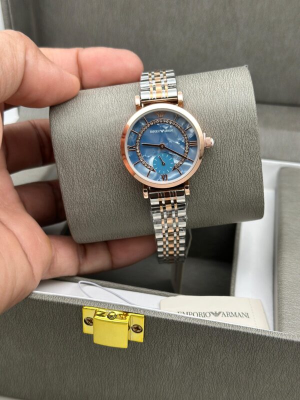 EMPORIO ARMANI WOMENS PREMIUM WEIGHT LESS WATCH FOR ALL TIME USE STAINLESS STEEL